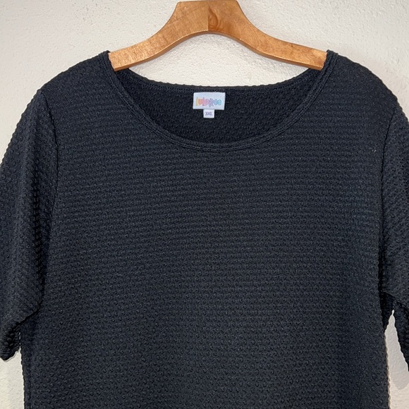 LuLaRoe solid Black textured Gigi T Shirt Top Women’s size 3XL - Picture 2 of 6